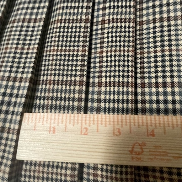 Woman’s Dickies plaid wide width pleated mini skirt. Side zip w button. Tan - Picture 9 of 14